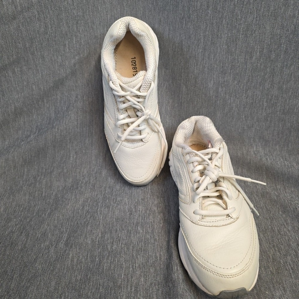 brooks addiction walker Men's 8.5 Athletic Shoes White No Insoles